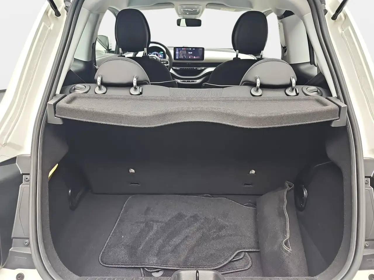 Fiat 500 500 ELEKTRO 42 KWH 3+1 APPLE CARPLAY/ANDROID AUTO, — Galerie du véhicule 15