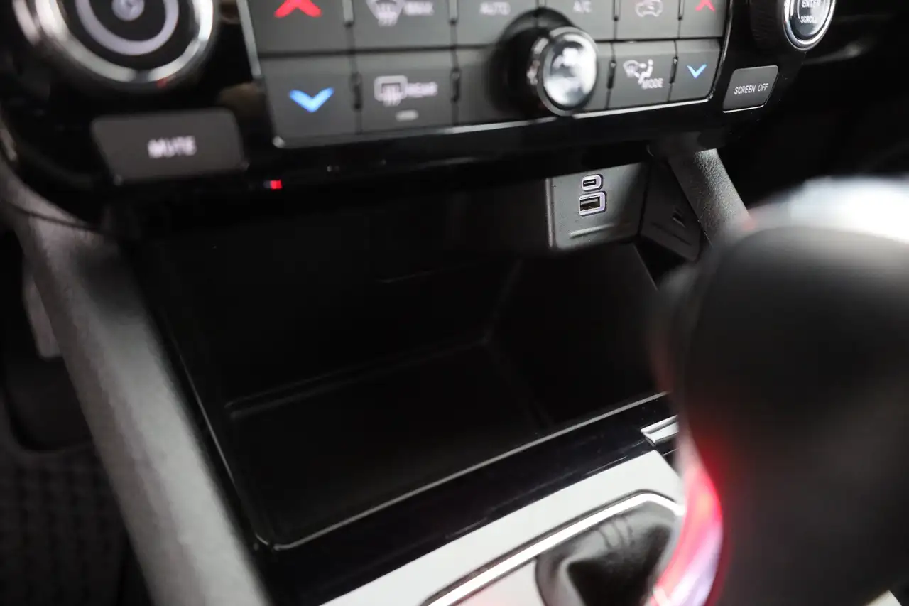 Jeep Compass 1.5 M-Hybrid Altitude LED Teilleder DAB — Vehicle gallery 13