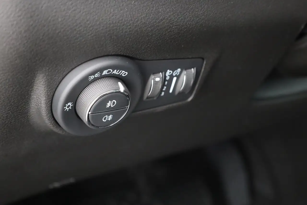Jeep Compass 1.5 M-Hybrid Altitude LED Teilleder DAB — Vehicle gallery 21