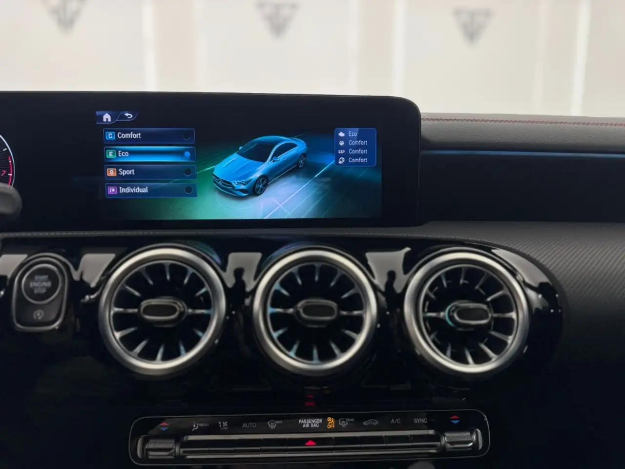 Mercedes-Benz CLA 200 7G-DCT — Vehicle gallery 17