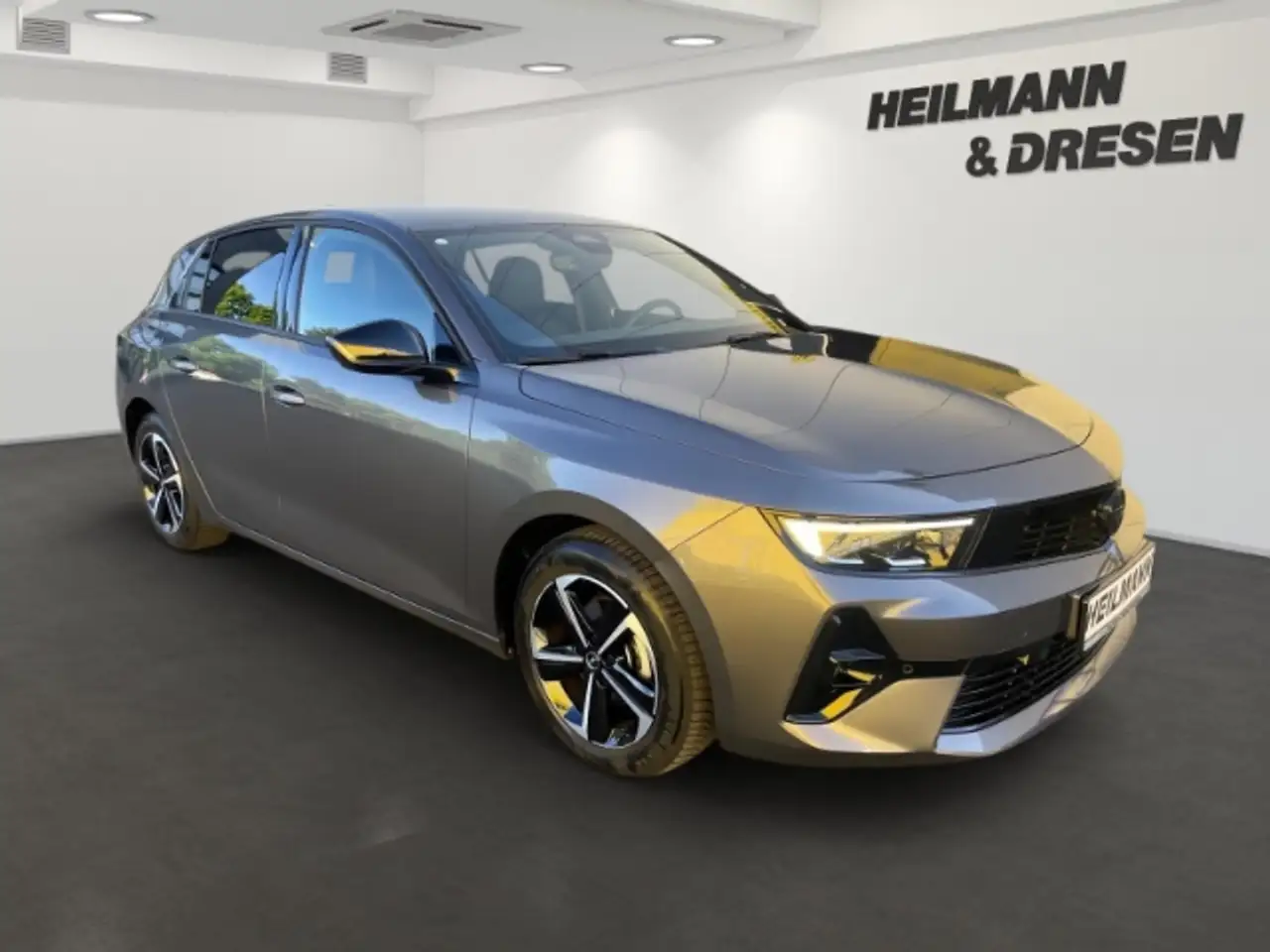 Opel Astra GS 1,2 Navi/Lenkrad/Sitzheizung/Klimaautomatik/PDC — Galería del vehículo 2