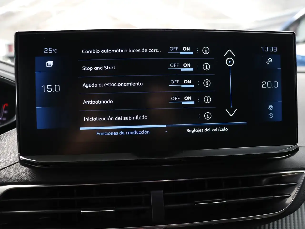 Peugeot 3008 1.2 S&S PureTech Allure Pack 130 — Galería del vehículo 15
