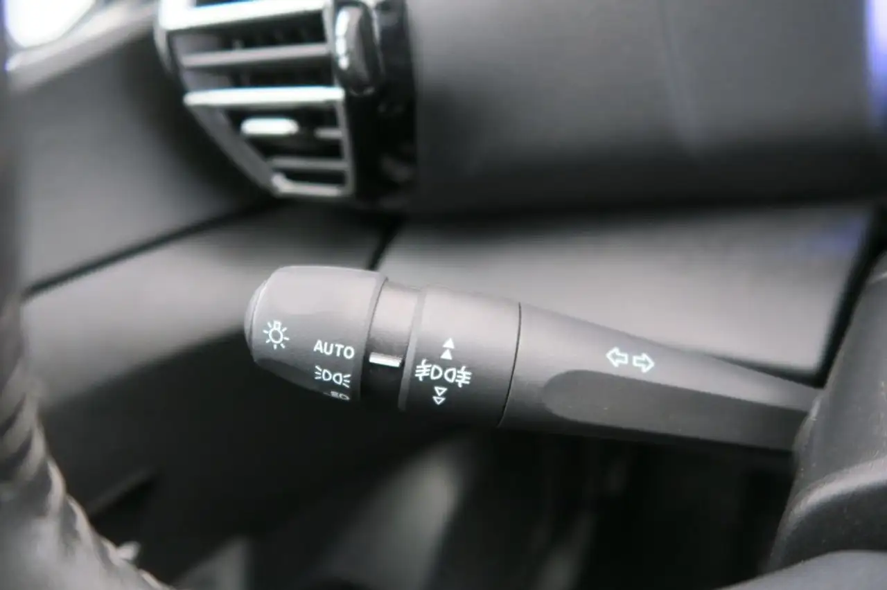Citroen C4 1.2 PureTech Plus S&S 130 — Vehicle gallery 13