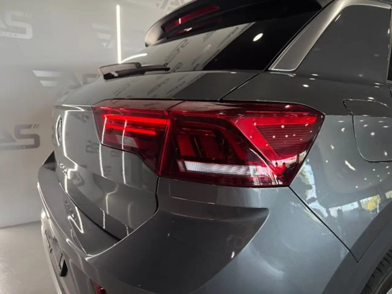 Volkswagen T-Roc 1.5 TSI Life 110KW — Vehicle gallery 12