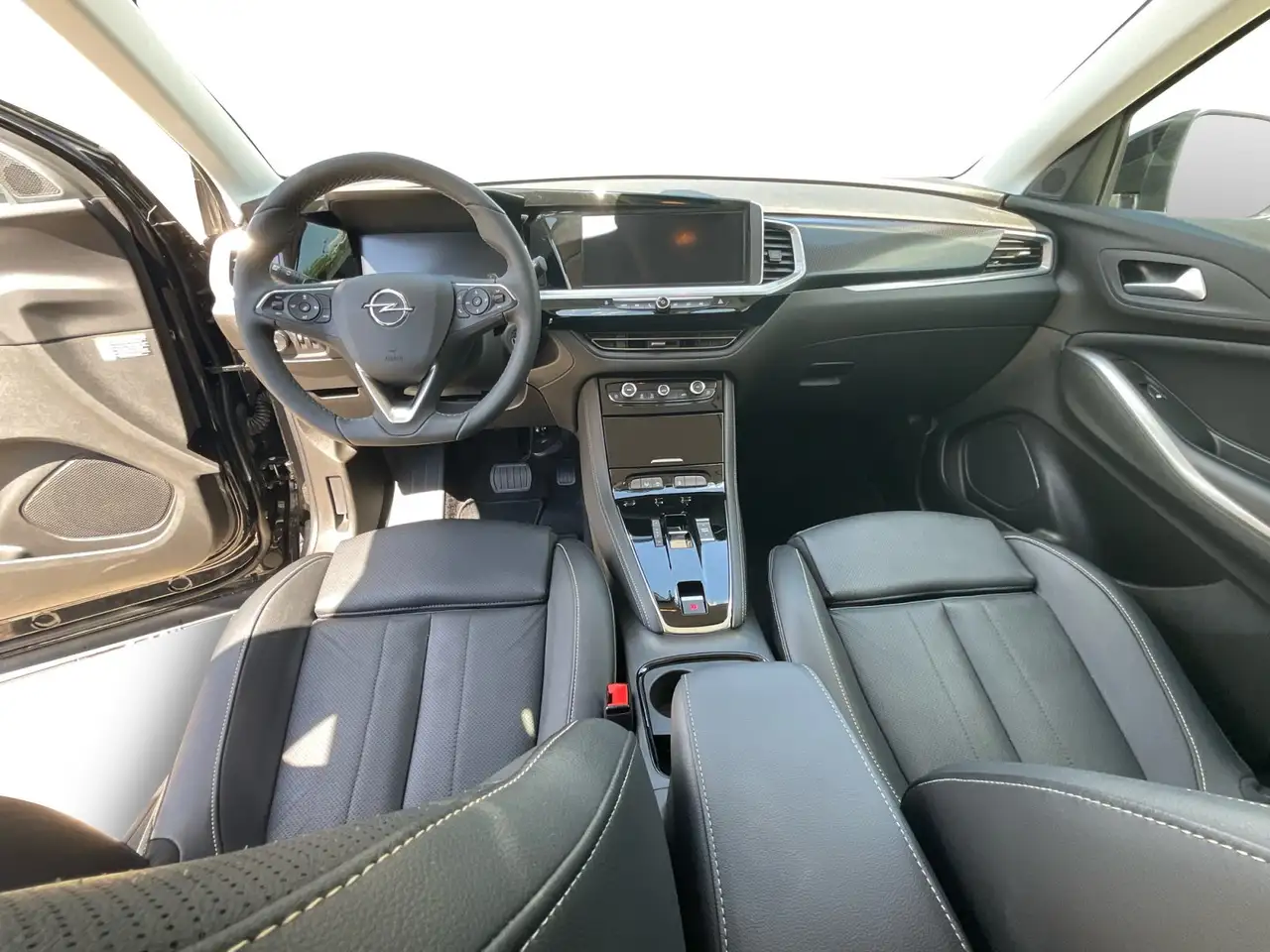 Opel Grandland 1.2 GS Line Automatik, Ledersitze — Galería del vehículo 12