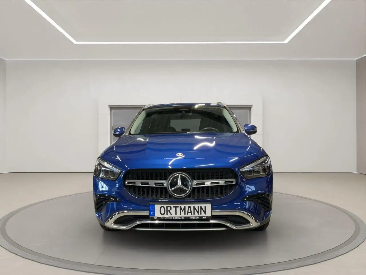 Mercedes-Benz GLA 200 1.3 Benzin "Progressive" 2WD Automatik — Galería del vehículo 2