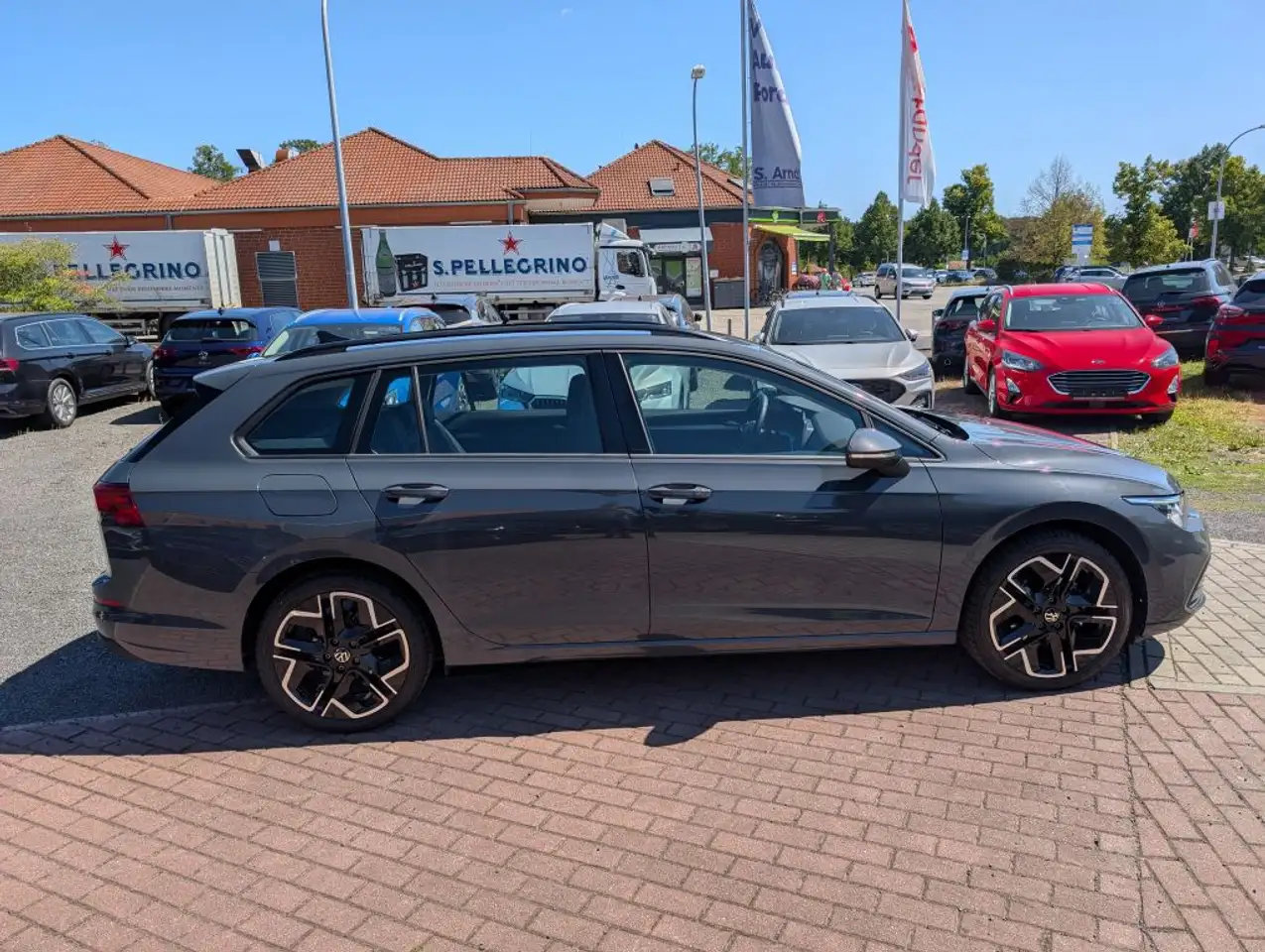 Volkswagen Golf Variant 1.5 eTSI OPF DSG LED-Plus-Scheinw. ACC Navi. — Galería del vehículo 7