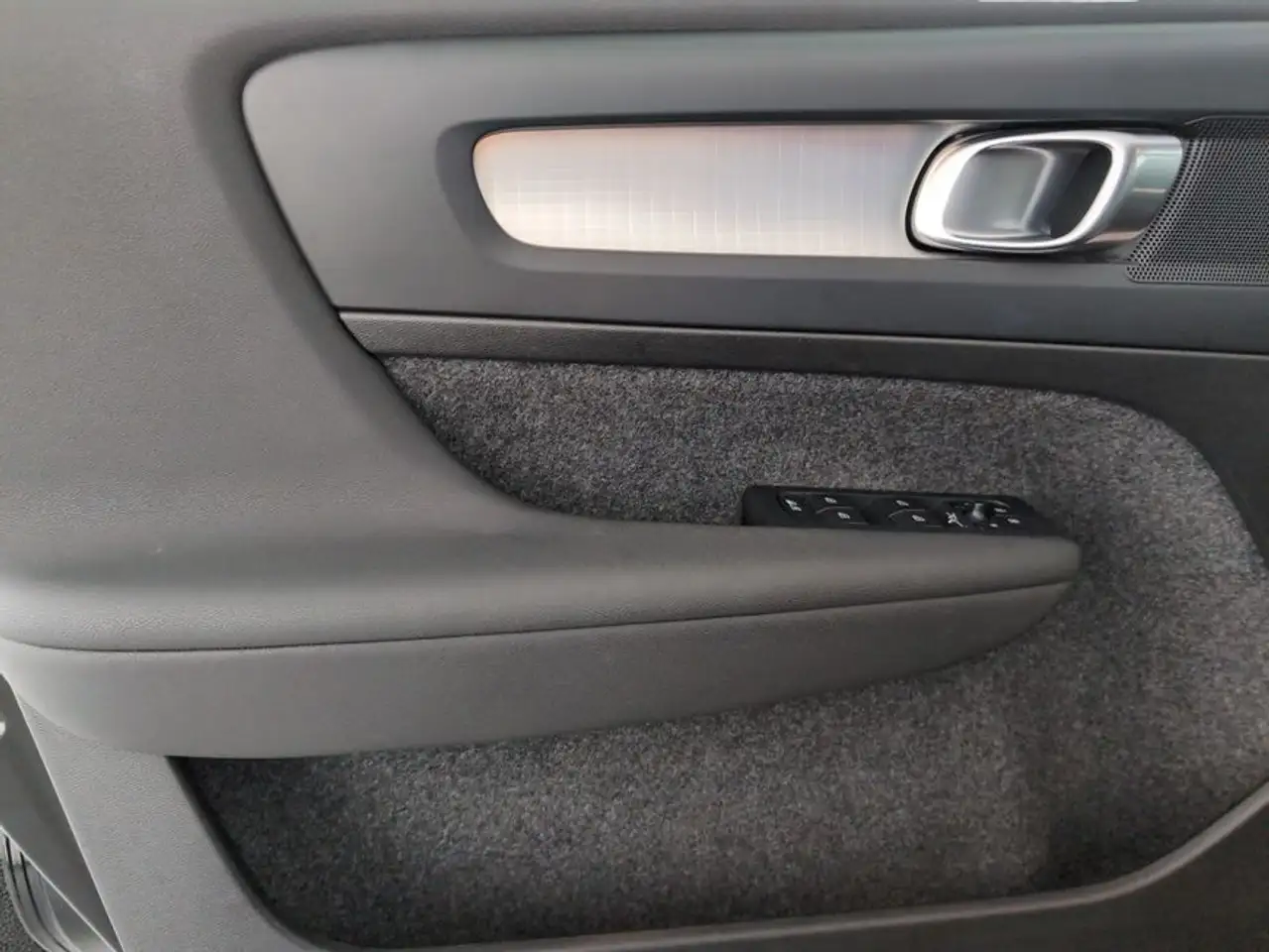 Volvo XC40 XC40 B3 2WD Core +ANHÄNGERKUPPLUNG+LED+SHZ+PDC — Vehicle gallery 20