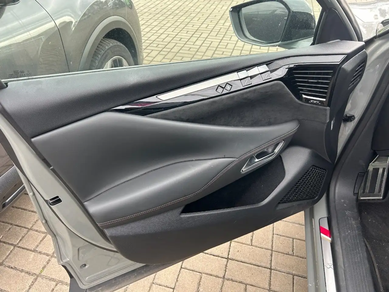 DS Automobiles DS 4 1.2 PureTech 130 S&S Performance Line AHK — Vehicle gallery 11