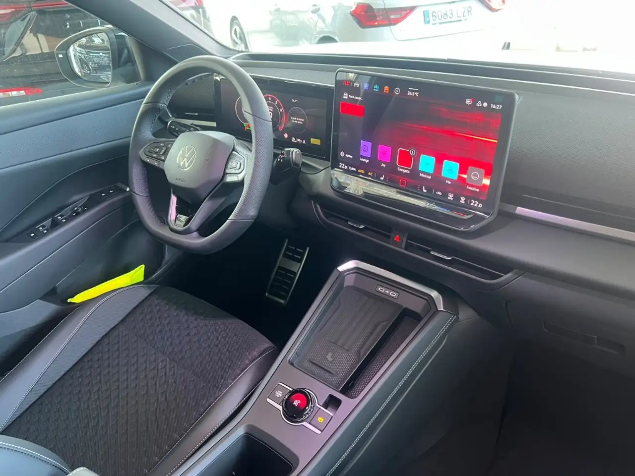 Volkswagen T-Roc 1.5 TSI R-Line kW DSG7 110KW — Galería del vehículo 16