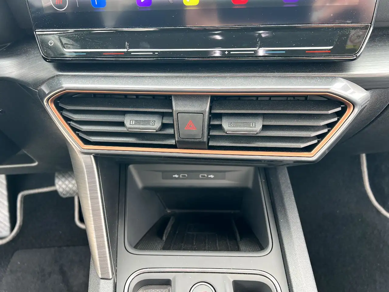 CUPRA Formentor 1.5 TSI *LED Navi ACC Kamera Sitzh.* — Galería del vehículo 25