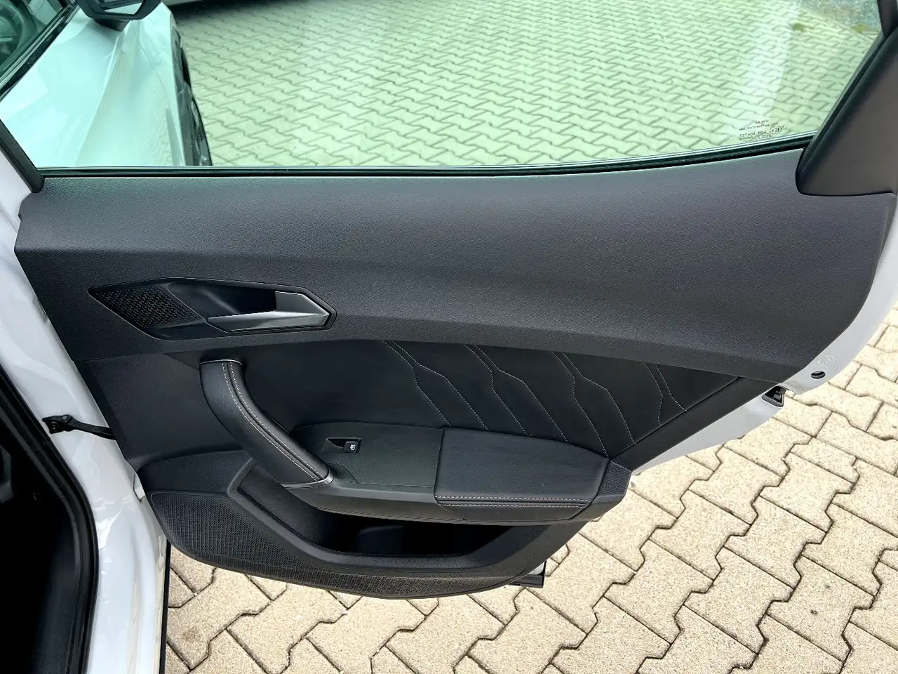 CUPRA Formentor 1.5 TSI *LED Navi ACC Kamera Sitzh.* — Galería del vehículo 15