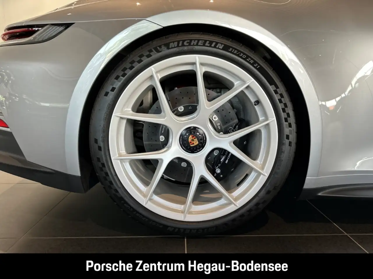Porsche 992 (911) S/T Heritage Design Paket 60 Jahre 911 — معرض صور السيارة 14