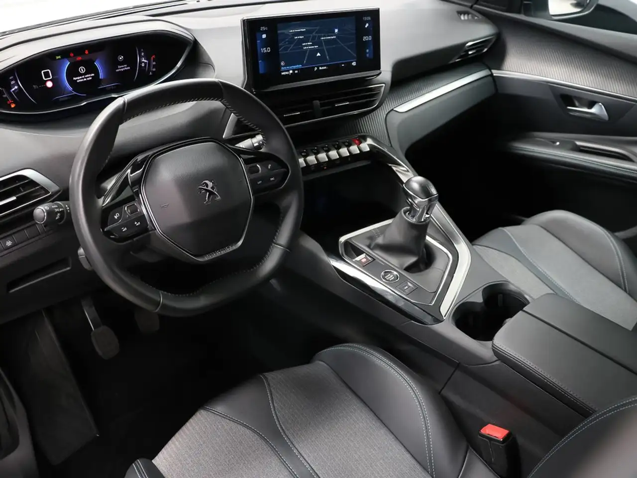 Peugeot 3008 1.2 S&S PureTech Allure Pack 130 — Galerie du véhicule 3