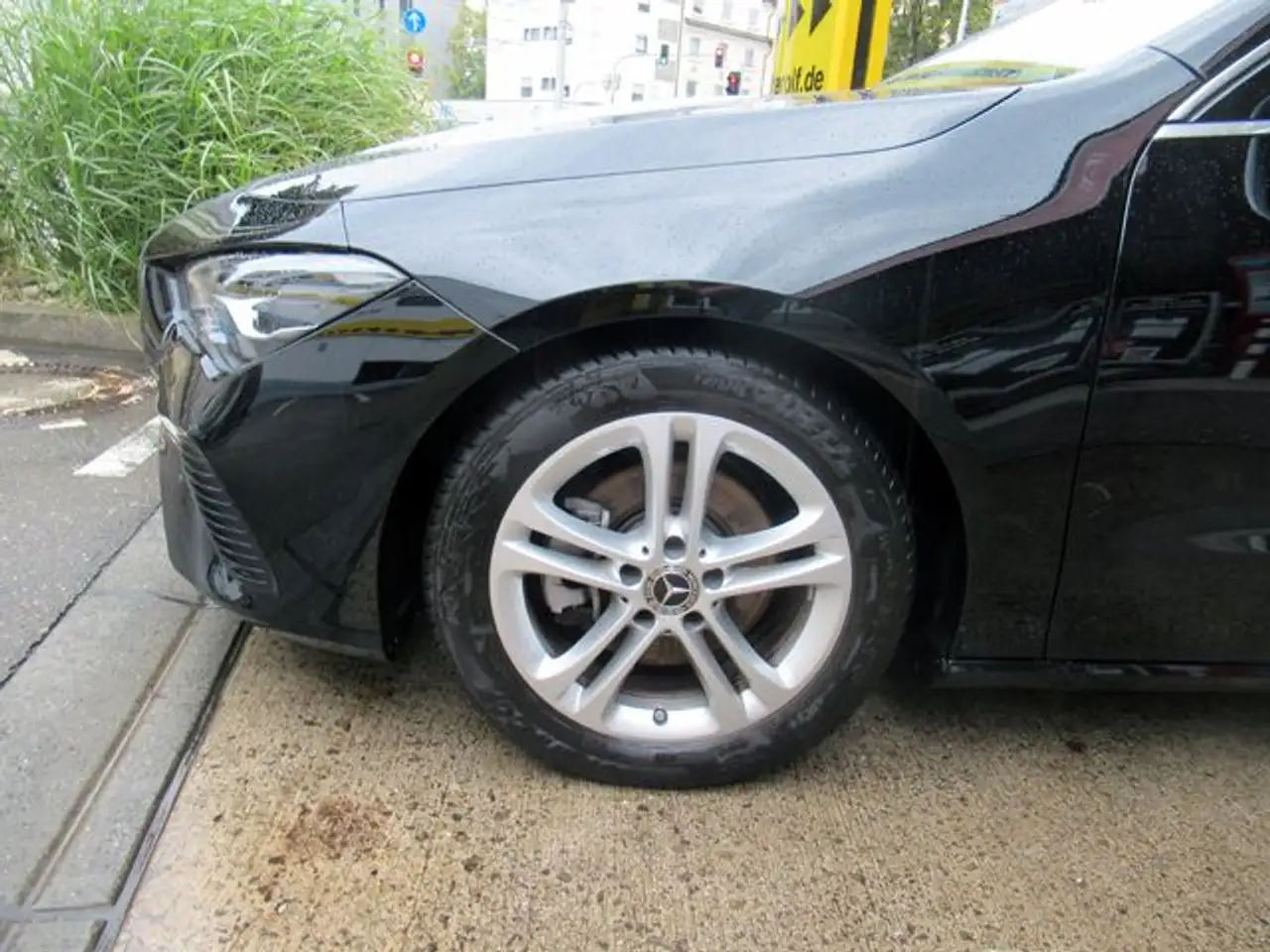 Mercedes-Benz CLA 180 7G-DCT Navi/SHZ/RFK/LED/16Tkm — معرض صور السيارة 8