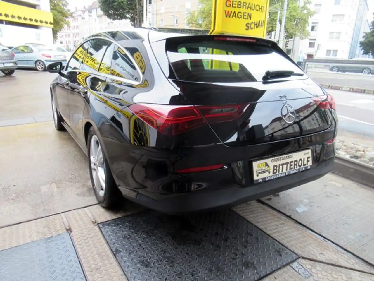 Mercedes-Benz CLA 180 7G-DCT Navi/SHZ/RFK/LED/16Tkm — معرض صور السيارة 3