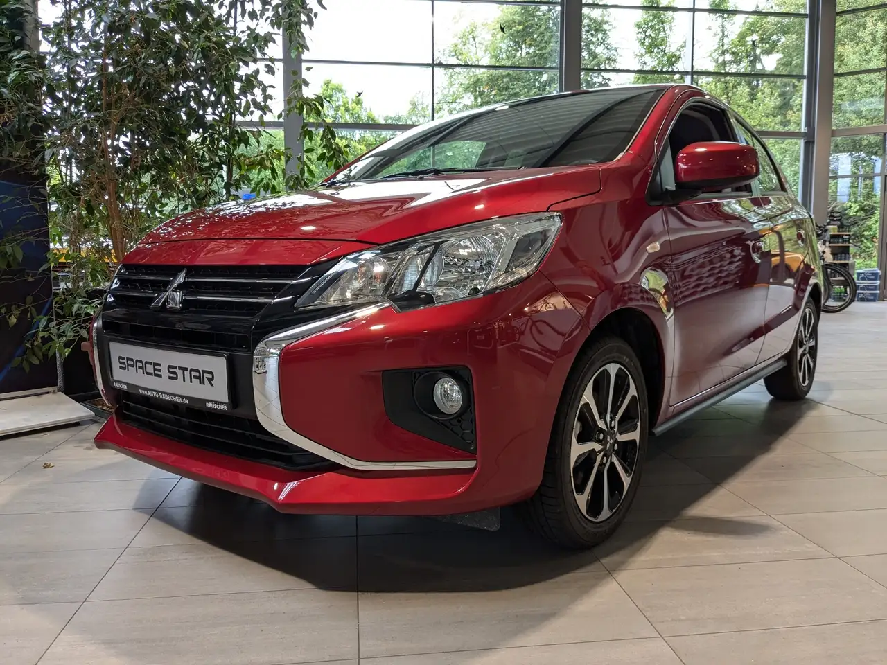Mitsubishi Space Star 1,2 l 52 kW Select+ — Vehicle gallery 2