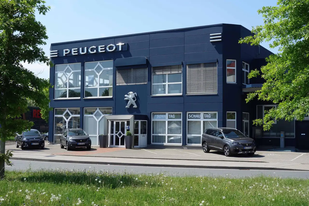 Peugeot 208 Active 1.2 PureTech 75 *MIRRORSCREEN*DAB*TEMPOMAT*SHZ* — معرض صور السيارة 17