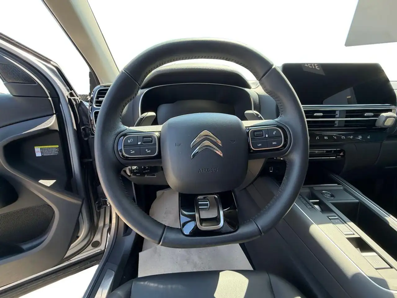 Citroen C5 Aircross ë-Series — Vehicle gallery 7