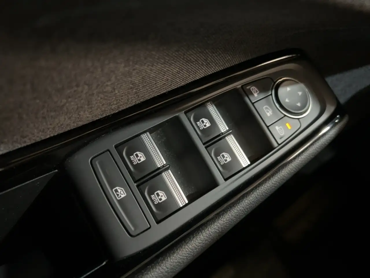 Renault Austral EVOLUTION TCe 160 AUTOMATIK SITZHEIZUNG — Galerie du véhicule 19