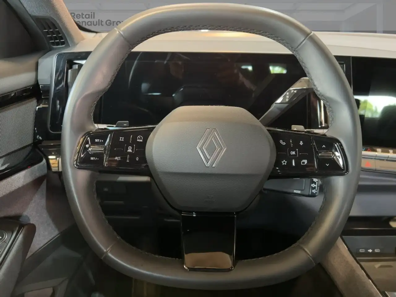 Renault Austral EVOLUTION TCe 160 AUTOMATIK SITZHEIZUNG — Galerie du véhicule 11