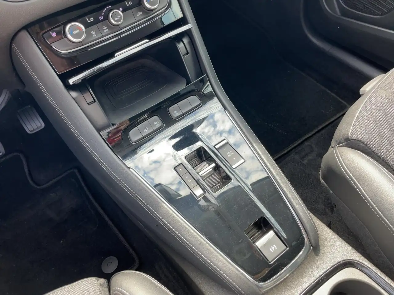 Opel Grandland 1.2 Turbo GS Line LED+SHZ+2xKlima+360 — Galerie du véhicule 14