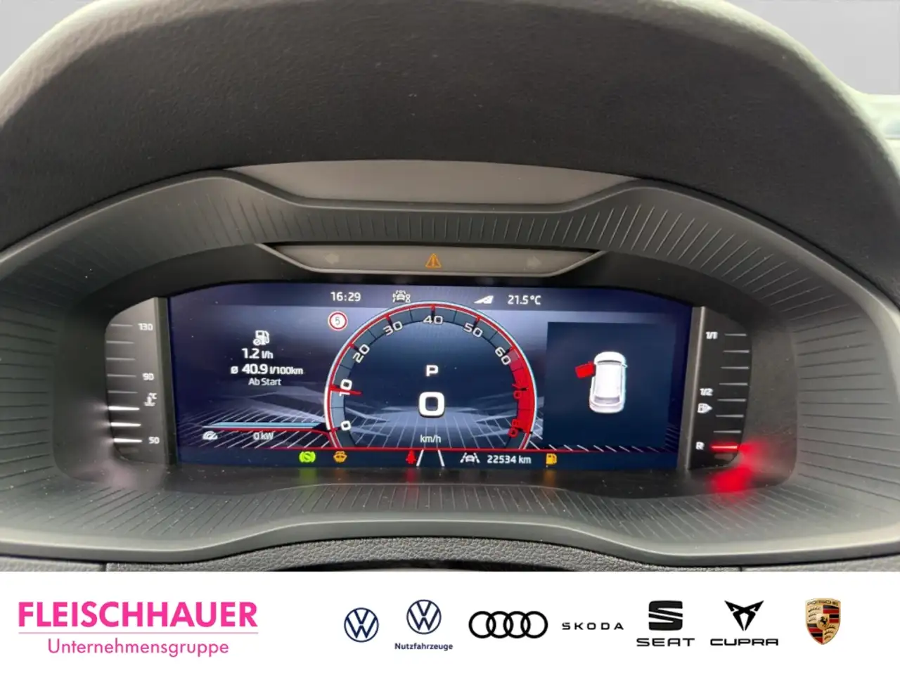 Skoda Karoq Sportline 1.5 TSI DSG LED ACC Rückfahrk. — معرض صور السيارة 10