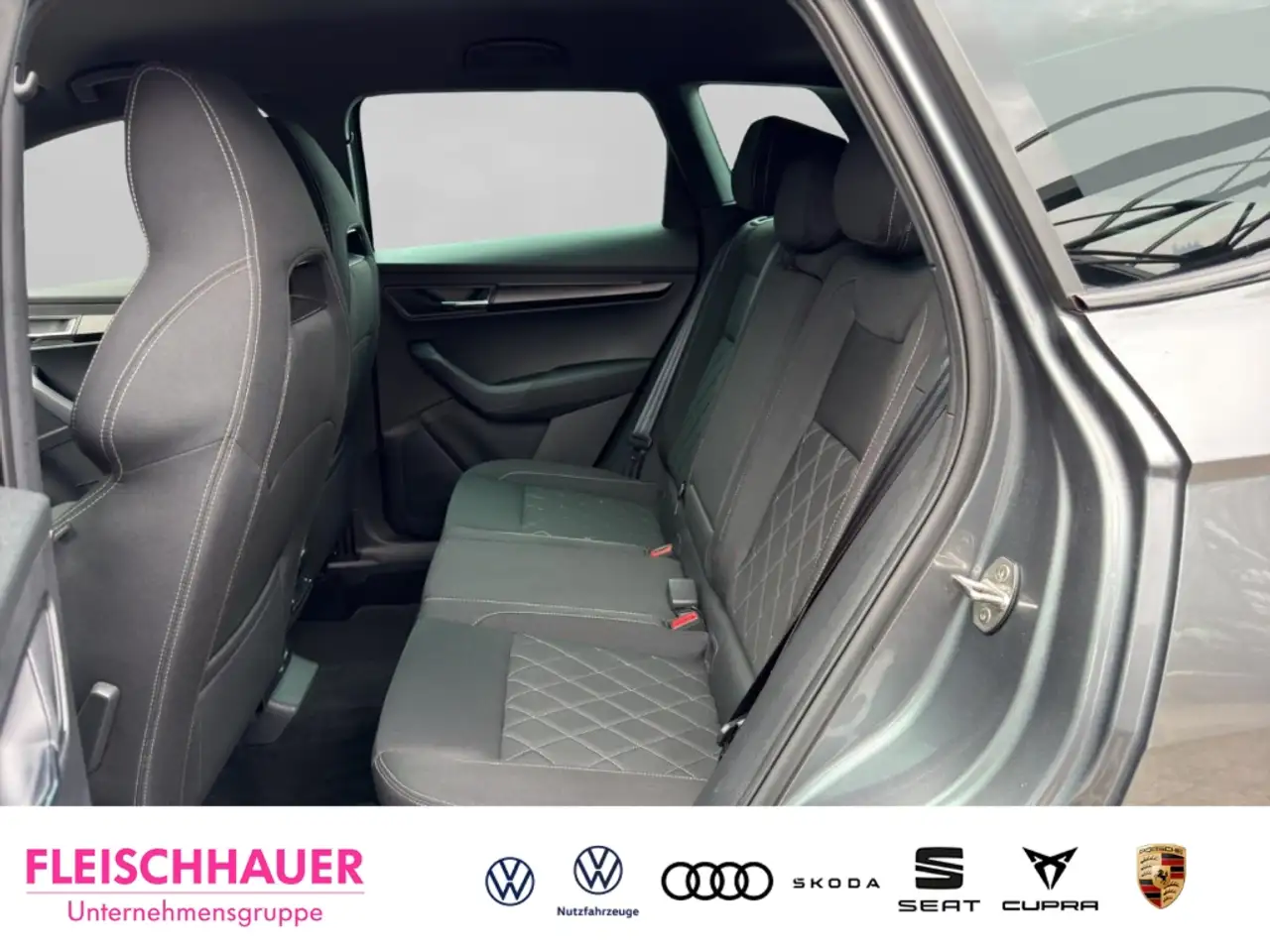 Skoda Karoq Sportline 1.5 TSI DSG LED ACC Rückfahrk. — معرض صور السيارة 14