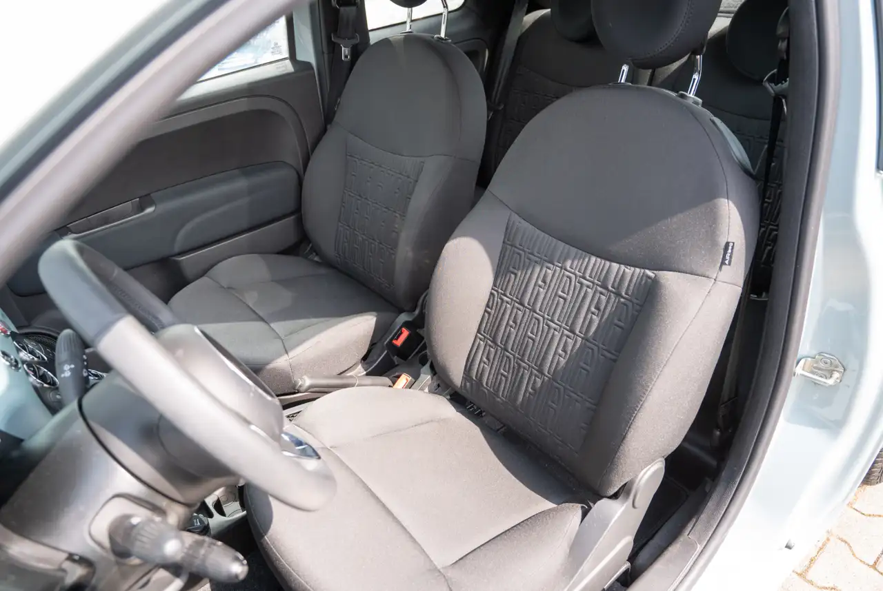 Fiat 500 Dolcevita 1.0 GSE N3 Hybrid 70 *KOMFORT-PAKET*PANORAMADACH* — معرض صور السيارة 8