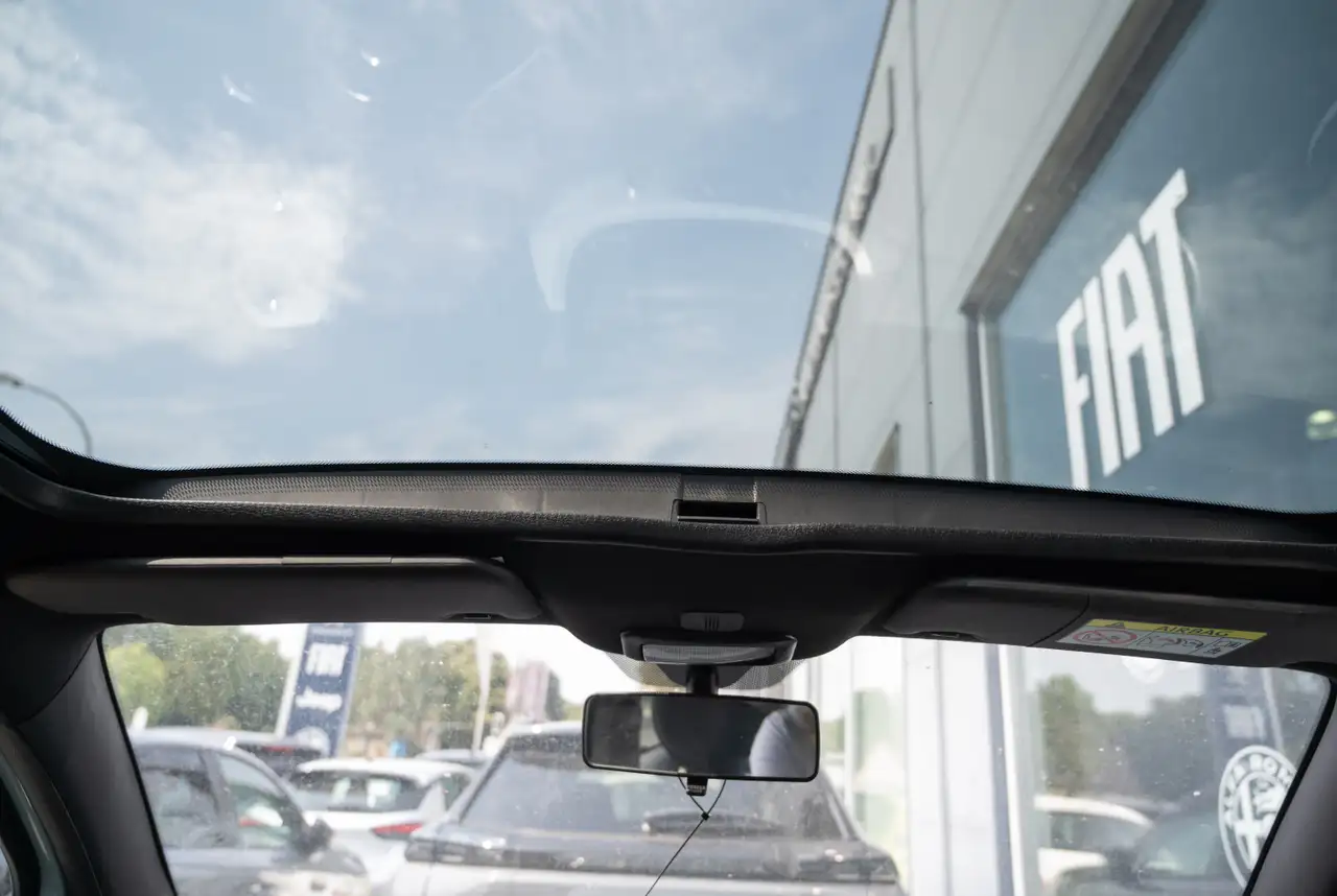 Fiat 500 Dolcevita 1.0 GSE N3 Hybrid 70 *KOMFORT-PAKET*PANORAMADACH* — معرض صور السيارة 7