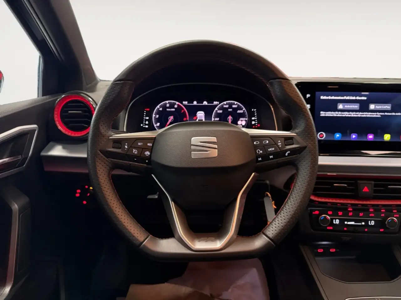 SEAT Ibiza FR NAV LED DIG-DISPLAY TEMPOMAT APPLE/ANDROID AL — Galería del vehículo 14