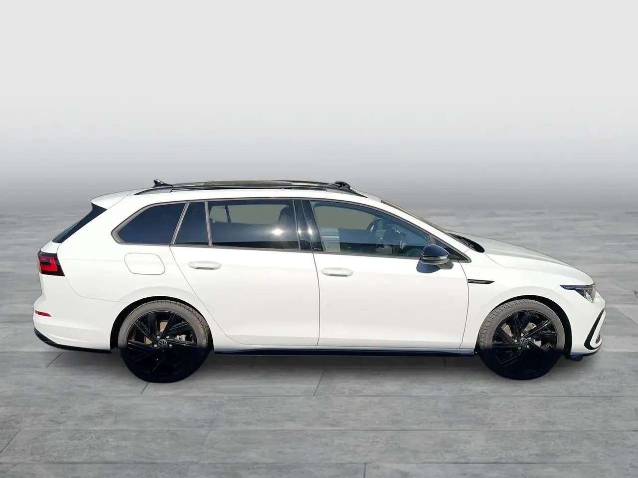 Volkswagen Golf Variant VIII R-Line IQ,NAV,AHK,PANO — Galerie du véhicule 6