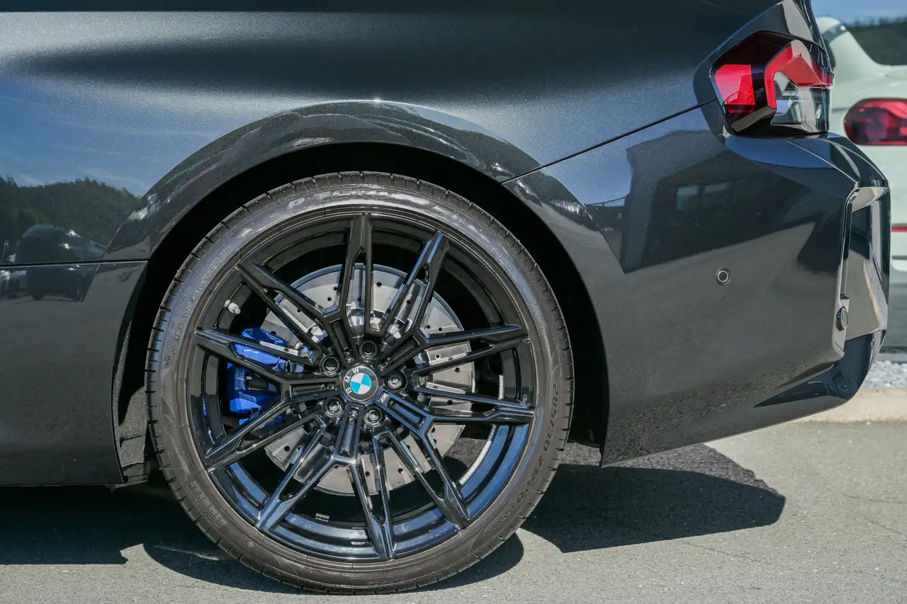 BMW M2 Steptronic M-Sitze* HUD* Carbon* Kamera* ACC* — Galerie du véhicule 35