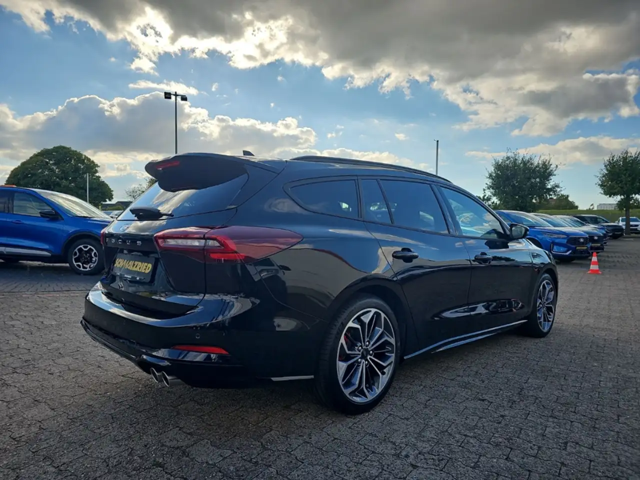 Ford Focus Turnier ST-Line X MHEV Sportpaket AHK-abnehmbar El — Vehicle gallery 5