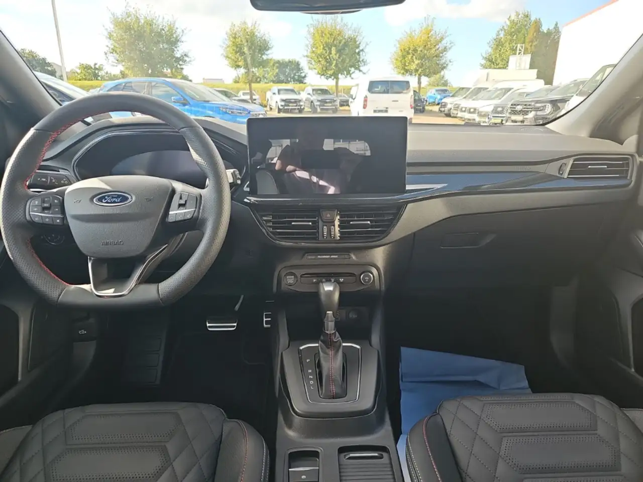 Ford Focus Turnier ST-Line X MHEV Sportpaket AHK-abnehmbar El — Vehicle gallery 11