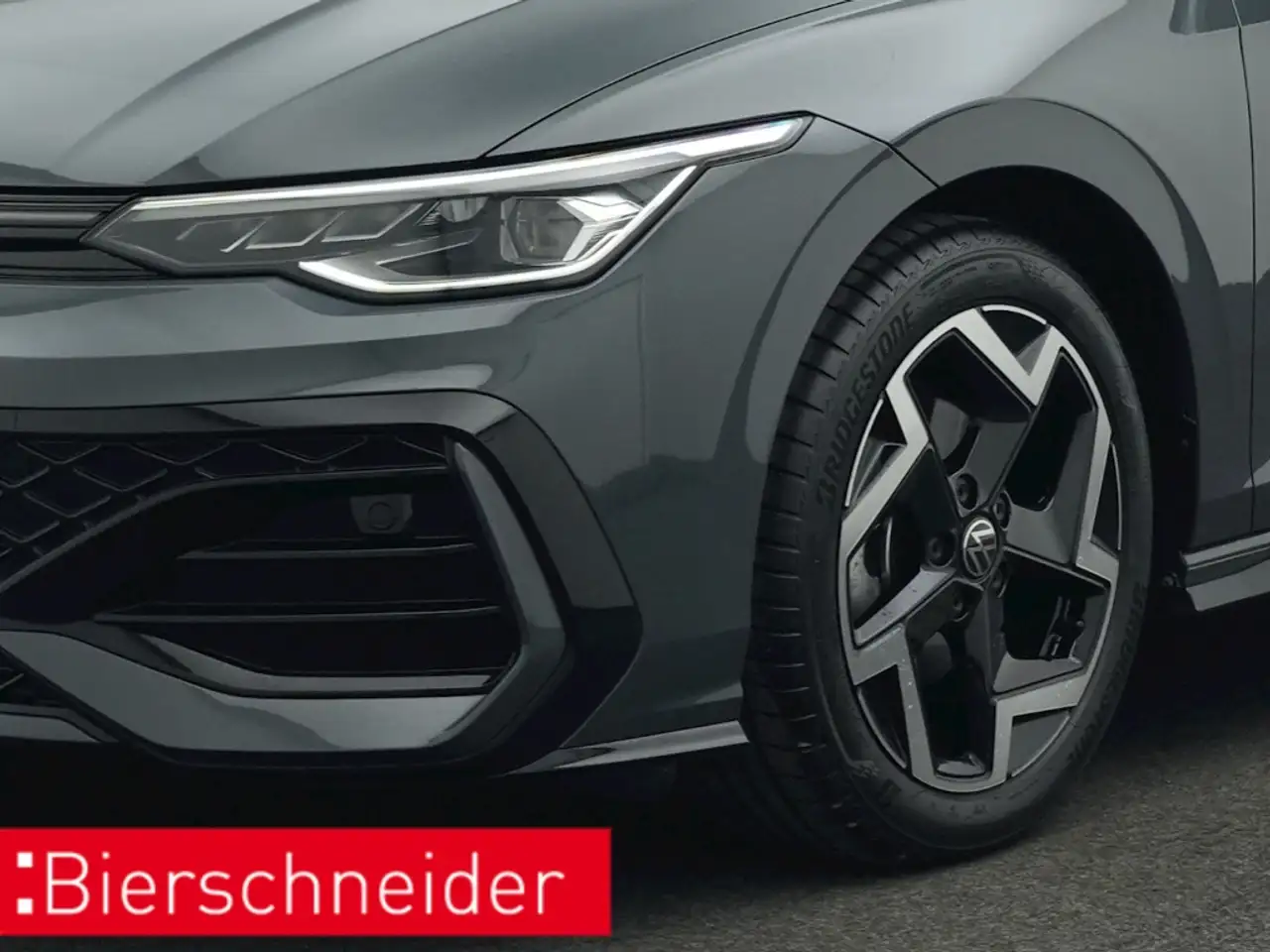 Volkswagen Golf 8 1.5 eTSI DSG R-Line BLACK STYLE AHK LED+ — Vehicle gallery 18