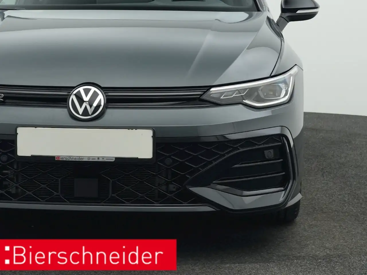 Volkswagen Golf 8 1.5 eTSI DSG R-Line BLACK STYLE AHK LED+ — Vehicle gallery 21