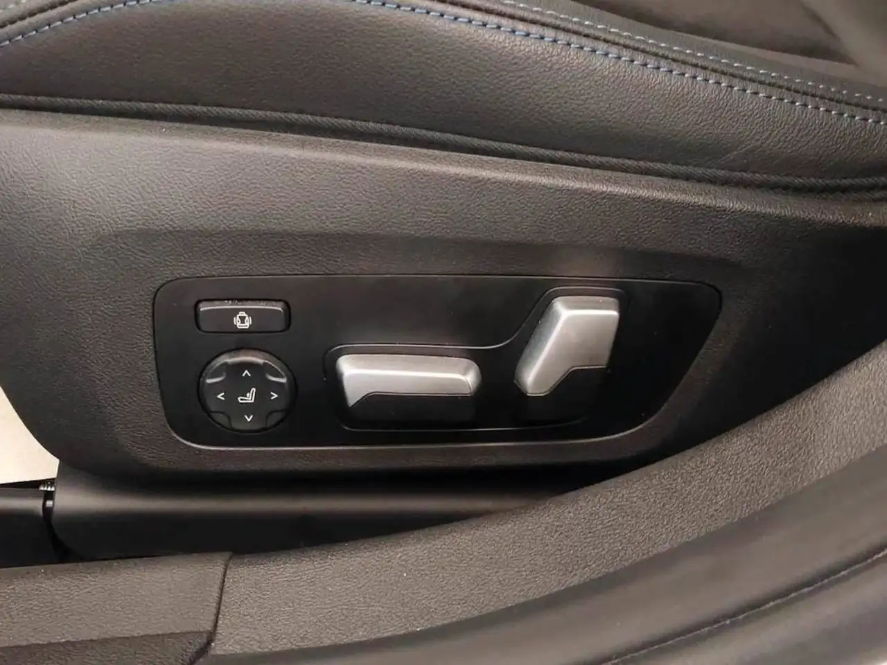 BMW 318 318i Touring M Sport HeadUp ACC Memory Kam AHK — Vehicle gallery 13