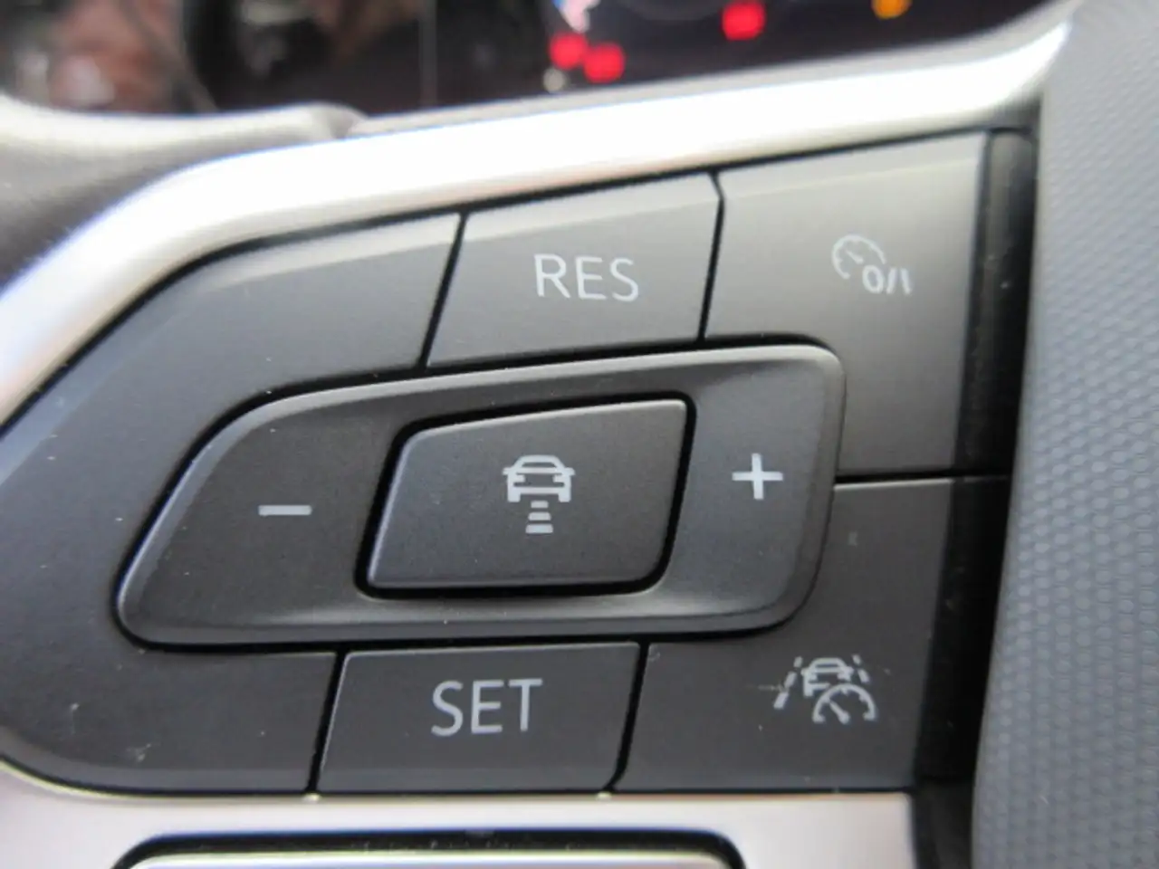 Volkswagen Golf Style 1.5 TSI NAVI KAMERA ALU APS ACC SITZHEIZUNG CLIMATRONIC — معرض صور السيارة 11