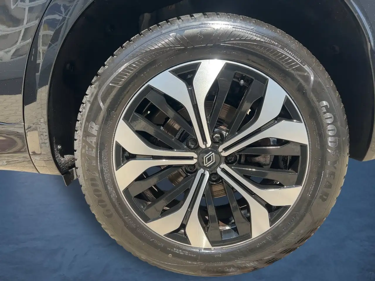 Renault Austral 1.3 TCE 160 EVOLUTION — معرض صور السيارة 21