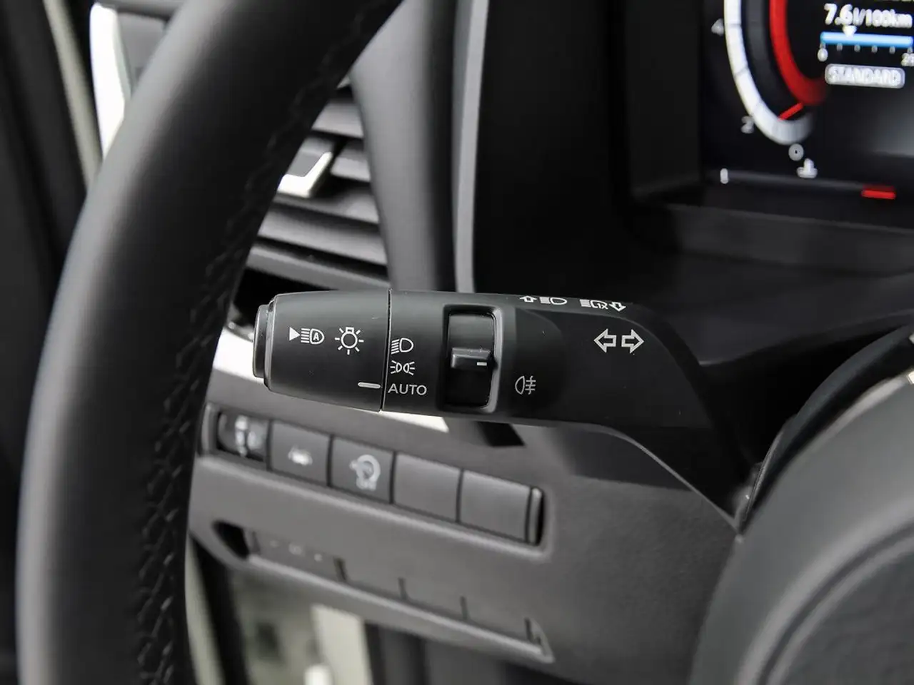 Nissan Qashqai DIG-T 116kW Xtronic N-Connecta — Galería del vehículo 15