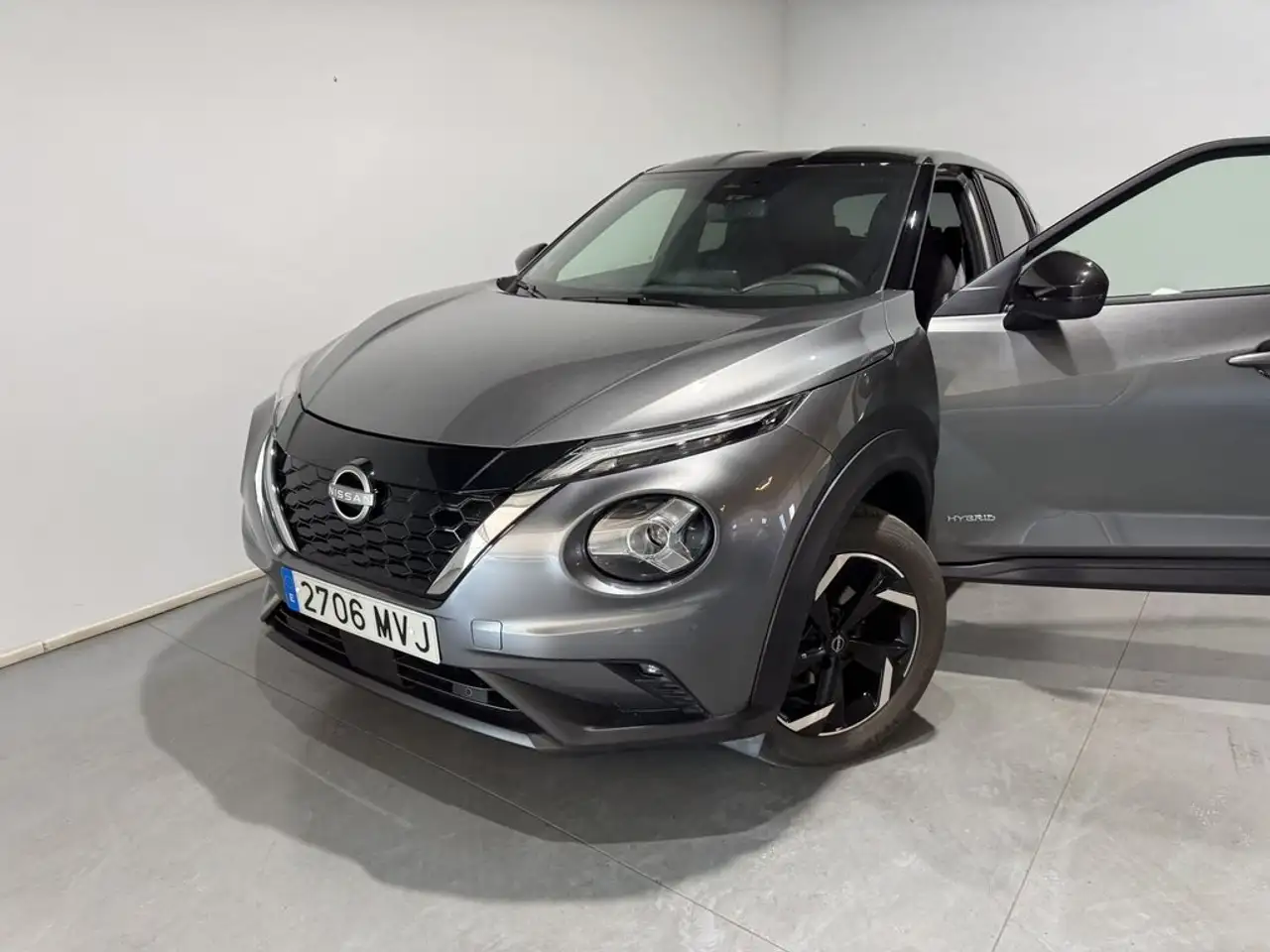 Nissan Juke 1.6 Hybrid N-Connecta Auto 105kW — Vehicle gallery 4