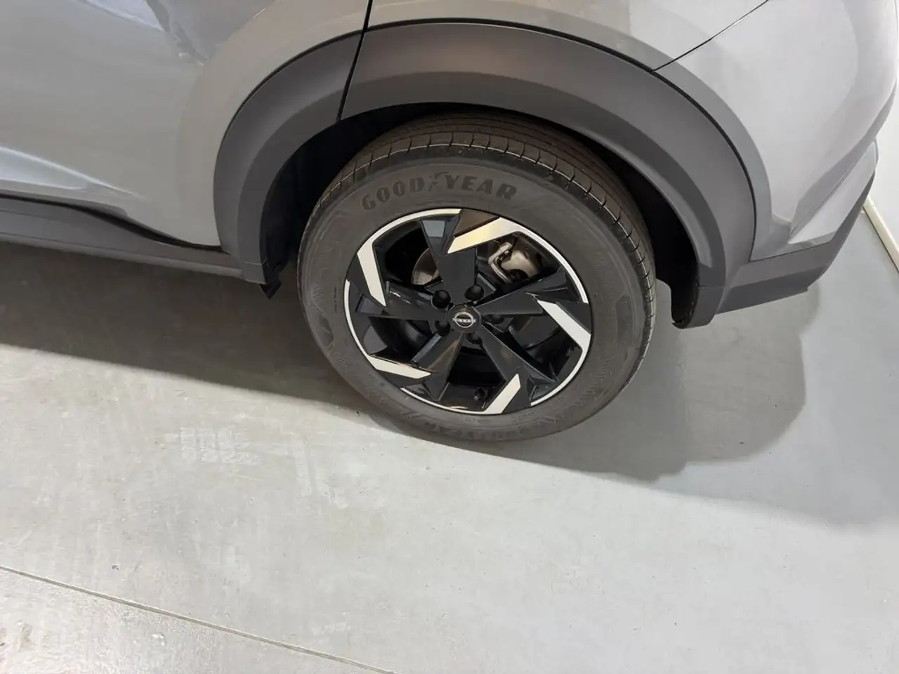 Nissan Juke 1.6 Hybrid N-Connecta Auto 105kW — Vehicle gallery 12