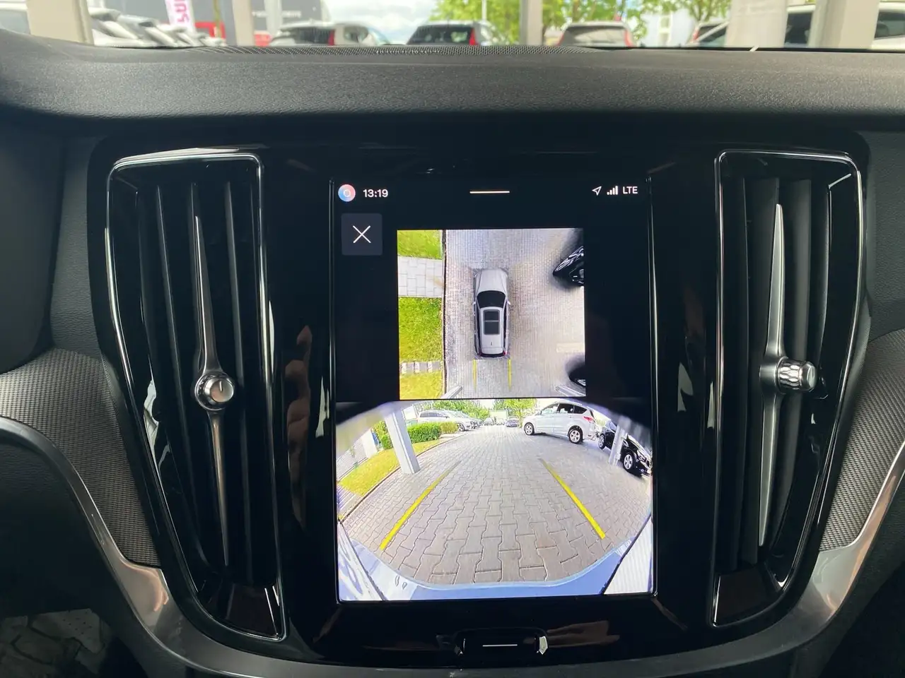 Volvo V60 Kombi T8 Plus Dark Recharge WiPa*LED*DAB*Navi — Vehicle gallery 18