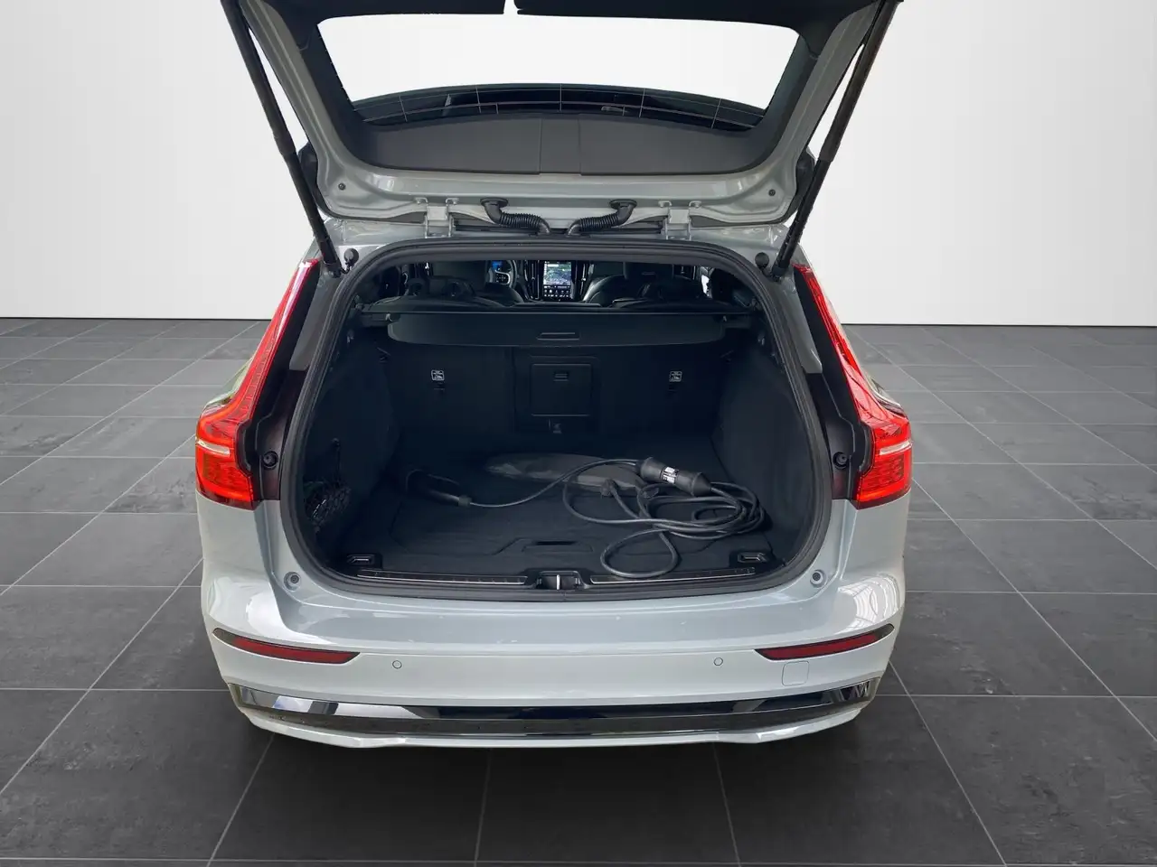 Volvo V60 Kombi T8 Plus Dark Recharge WiPa*LED*DAB*Navi — Vehicle gallery 13
