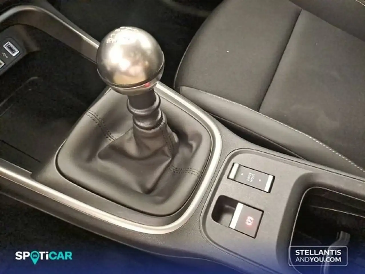 Jeep Avenger 1.2 Altitude 74KW — Galería del vehículo 22