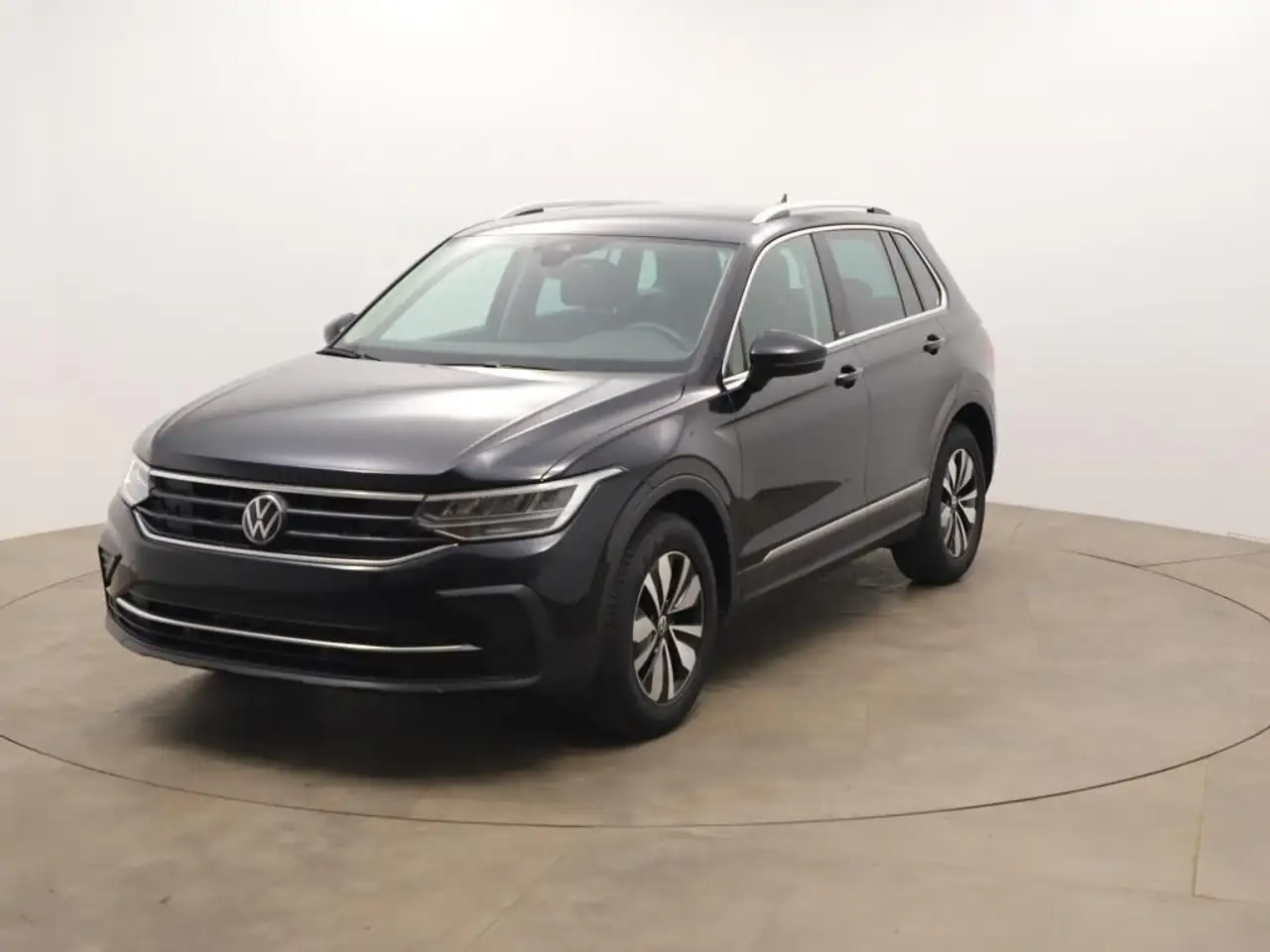 Volkswagen Tiguan MOVE 1.5 TSI 150PS DSG.LED.AHK.SHZ.PDC.ACC.APP-CON — Galería del vehículo 2