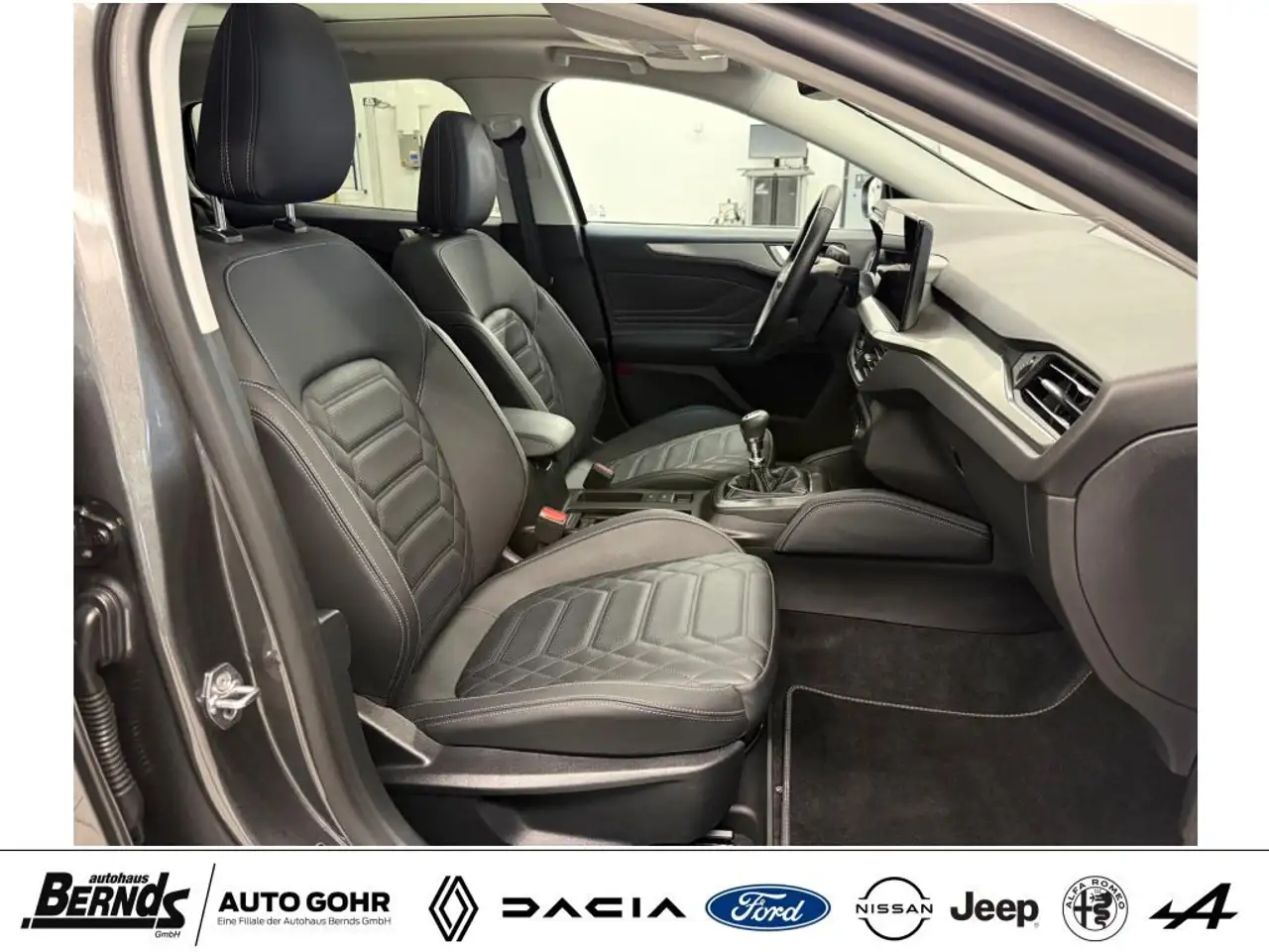Ford Focus Turnier 1.0 EcoBoost Hybrid TITANIUM X PANO-DACH — Galerie du véhicule 3