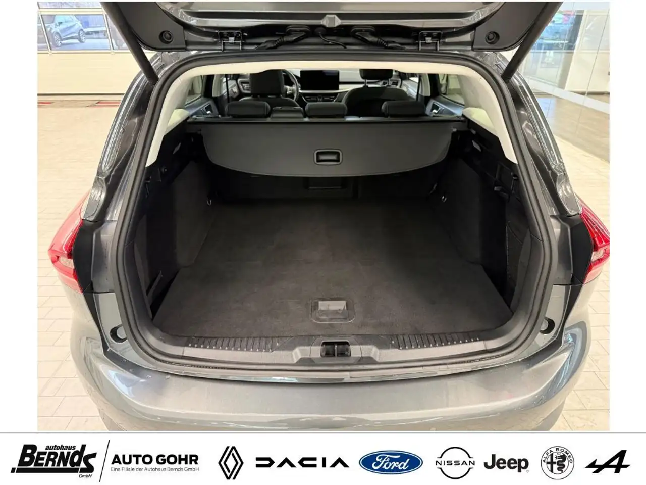 Ford Focus Turnier 1.0 EcoBoost Hybrid TITANIUM X PANO-DACH — Galerie du véhicule 6