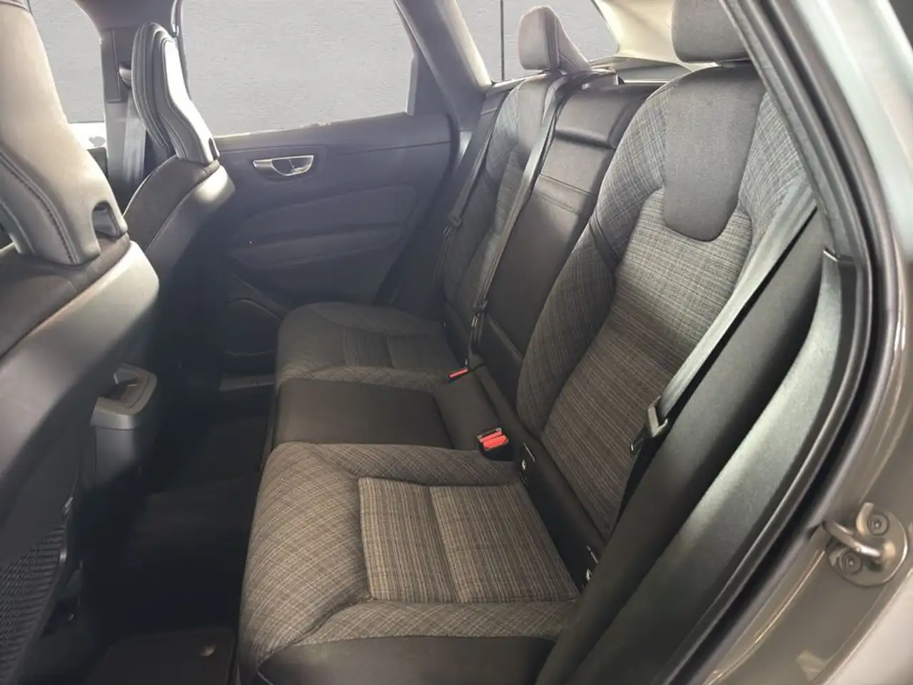 Volvo XC60 XC60 B5 B AWD Core — Vehicle gallery 13